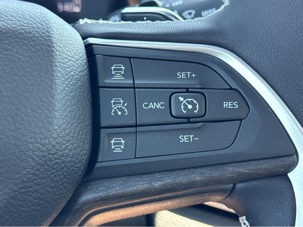 new 2025 Jeep Grand Cherokee car, priced at $55,065