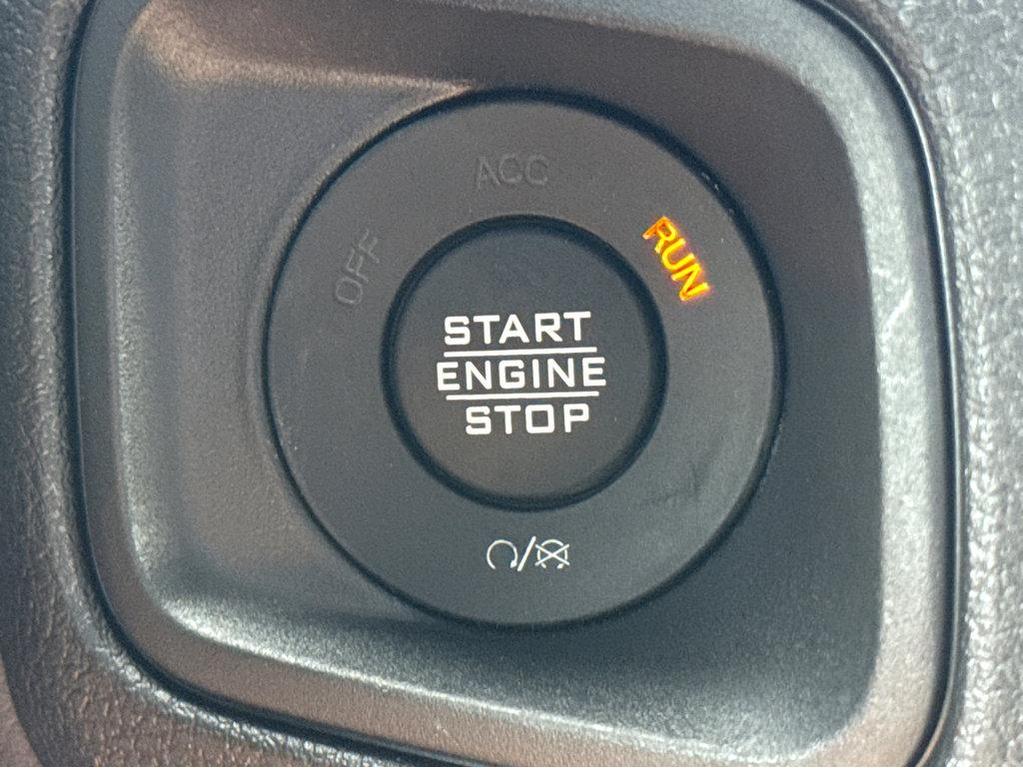new 2025 Jeep Wrangler car, priced at $44,285
