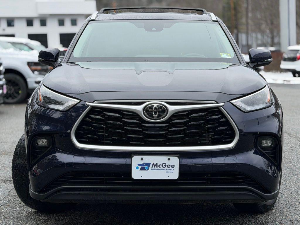 used 2022 Toyota Highlander car, priced at $36,101