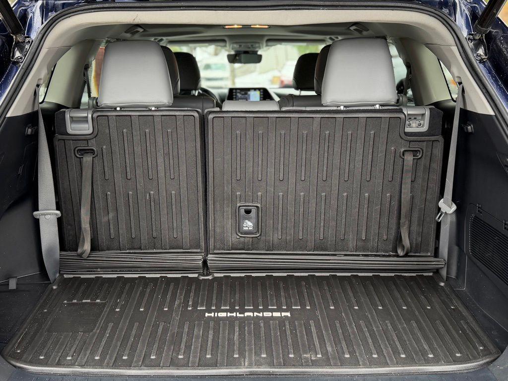 used 2022 Toyota Highlander car, priced at $36,101