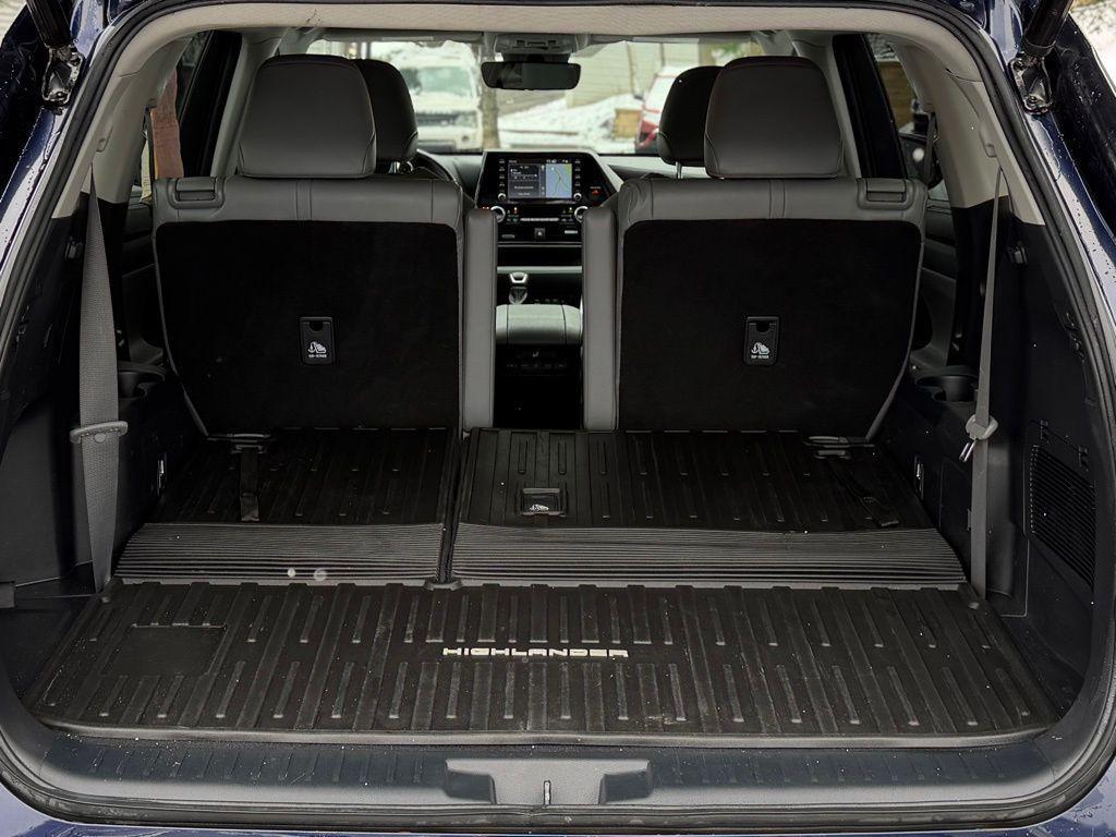 used 2022 Toyota Highlander car, priced at $36,101