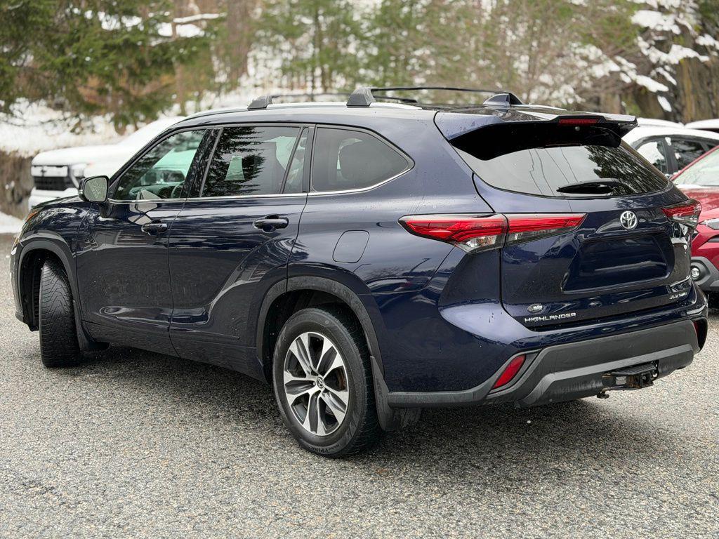 used 2022 Toyota Highlander car, priced at $36,101