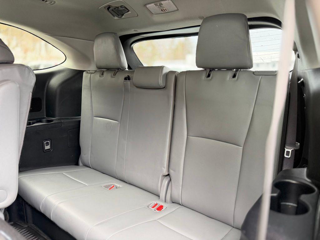 used 2022 Toyota Highlander car, priced at $36,101