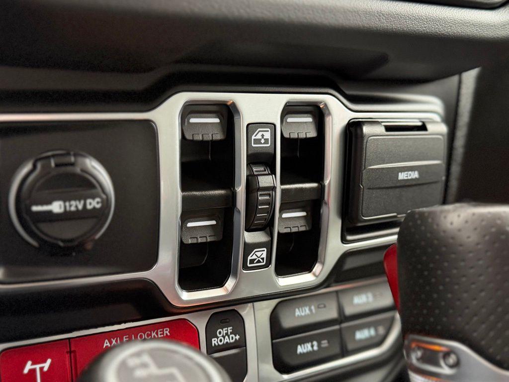 used 2025 Jeep Gladiator car, priced at $51,437