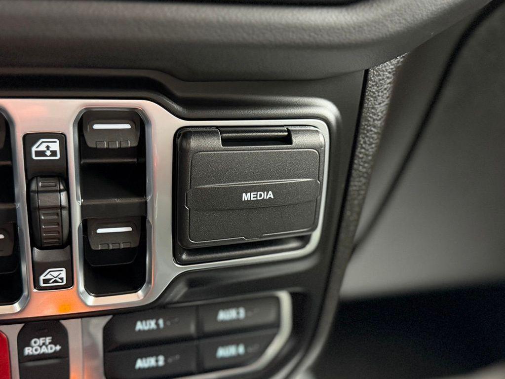 used 2025 Jeep Gladiator car, priced at $51,437