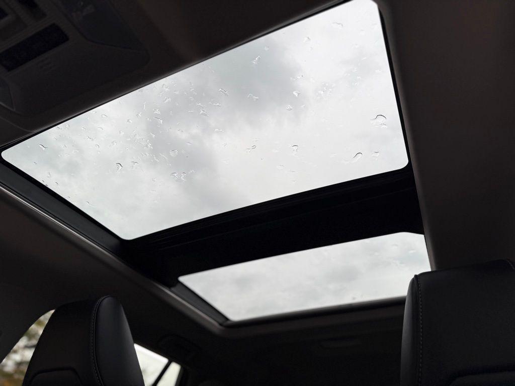 used 2022 Toyota RAV4 Hybrid car, priced at $31,229