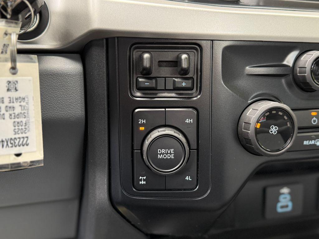 new 2025 Ford F-250 car, priced at $51,305