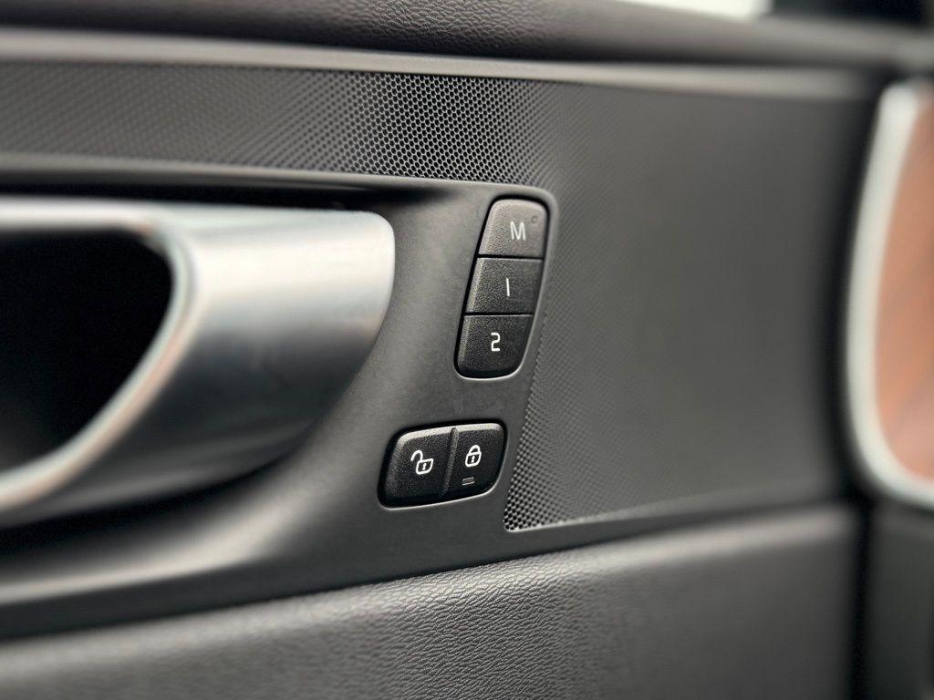 used 2023 Volvo XC60 car, priced at $34,472