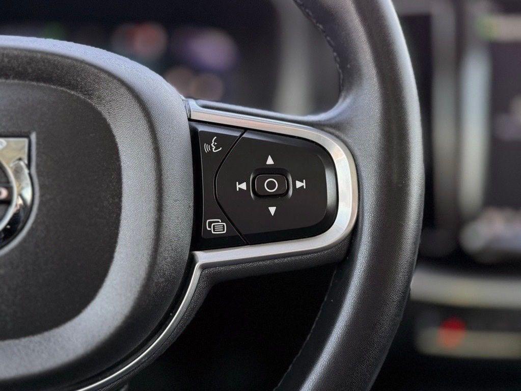 used 2023 Volvo XC60 car, priced at $34,472
