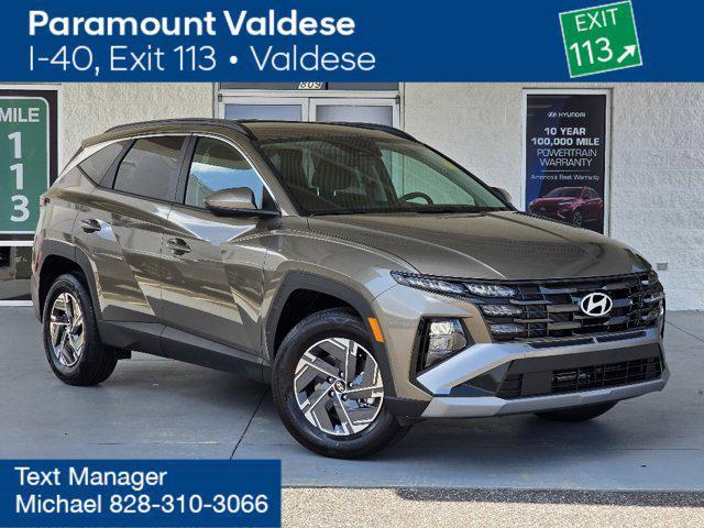 new 2025 Hyundai TUCSON Hybrid car, priced at $35,815