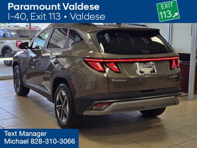 new 2025 Hyundai TUCSON Hybrid car, priced at $38,370