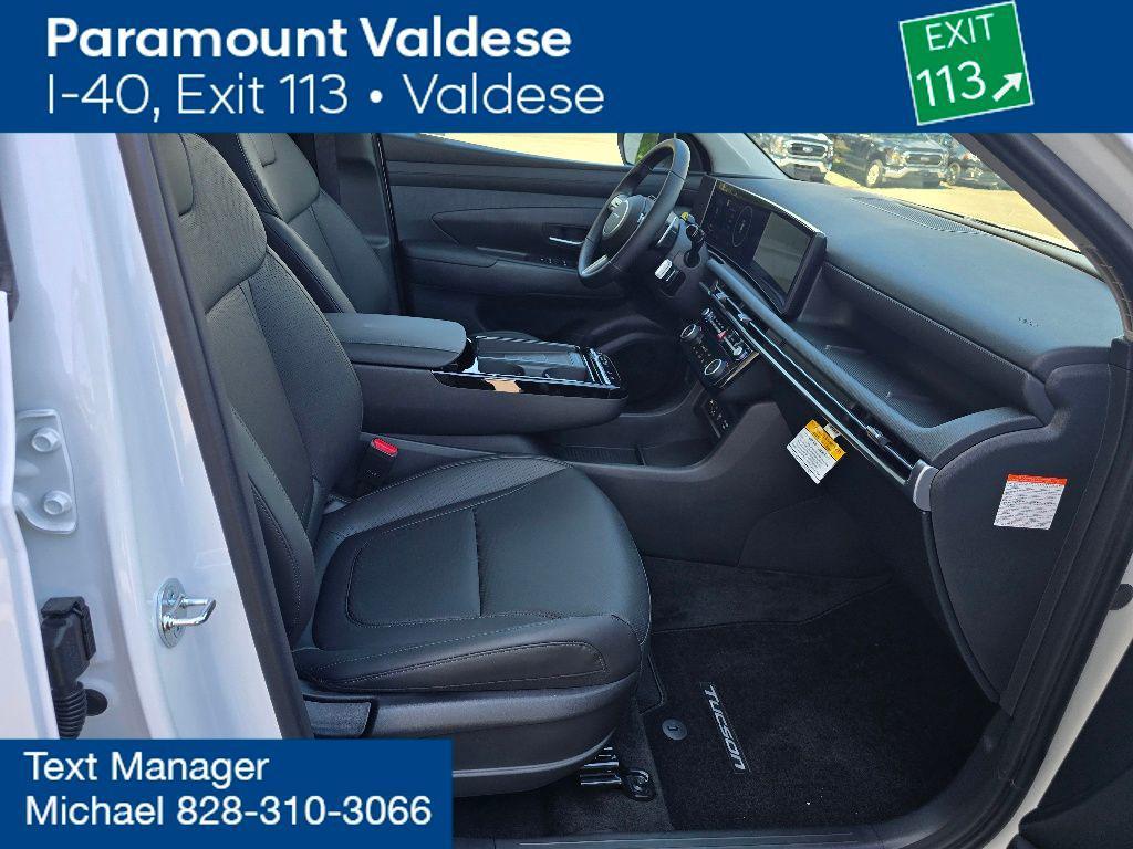 new 2025 Hyundai TUCSON Hybrid car, priced at $35,954