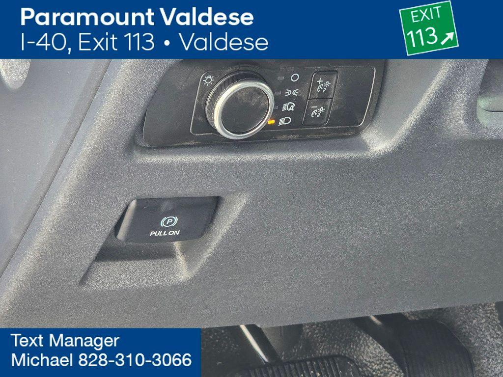 new 2025 Ford Expedition car, priced at $59,020