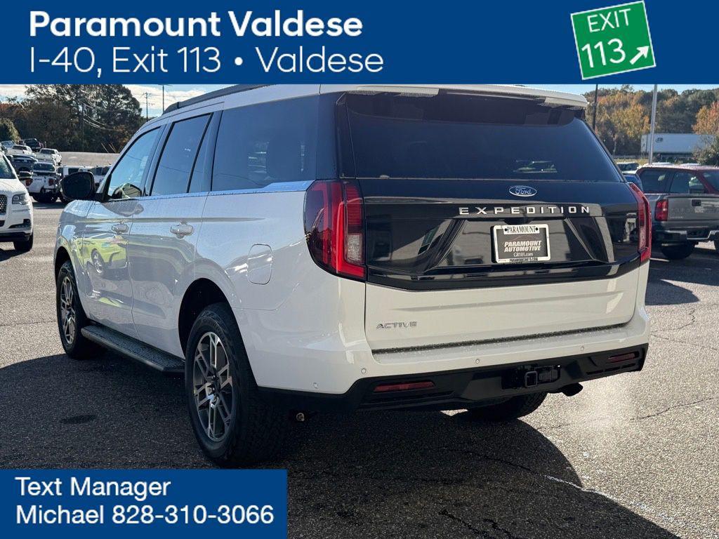 new 2025 Ford Expedition car, priced at $70,250
