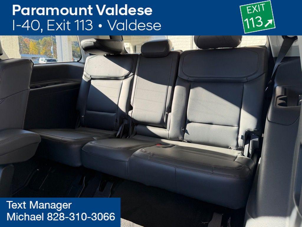 new 2025 Ford Expedition car, priced at $70,250