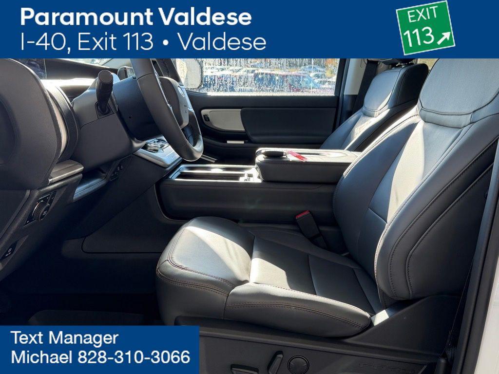 new 2025 Ford Expedition car, priced at $70,250