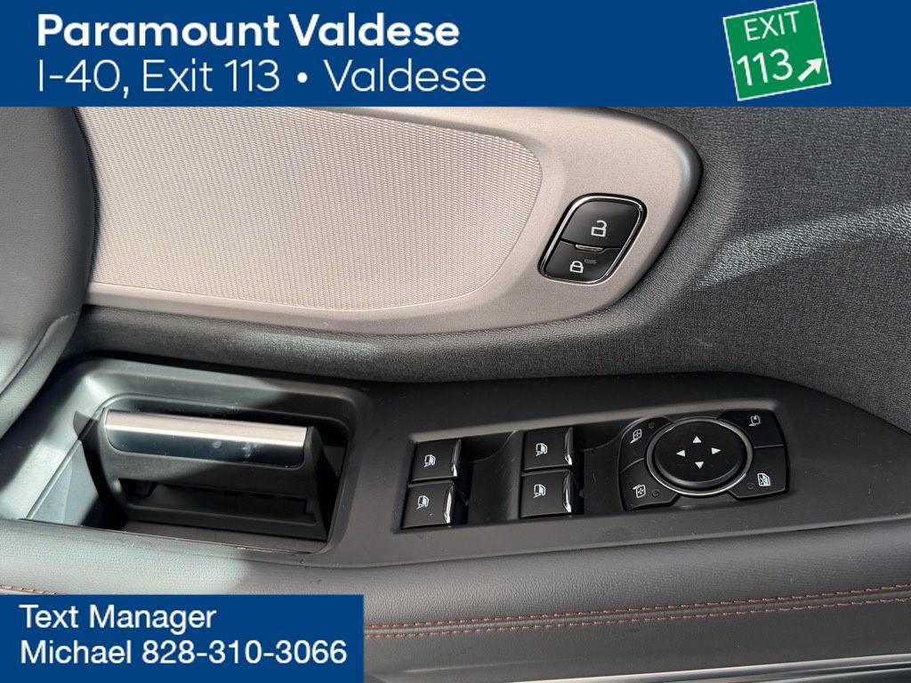 new 2025 Ford Expedition car, priced at $70,250