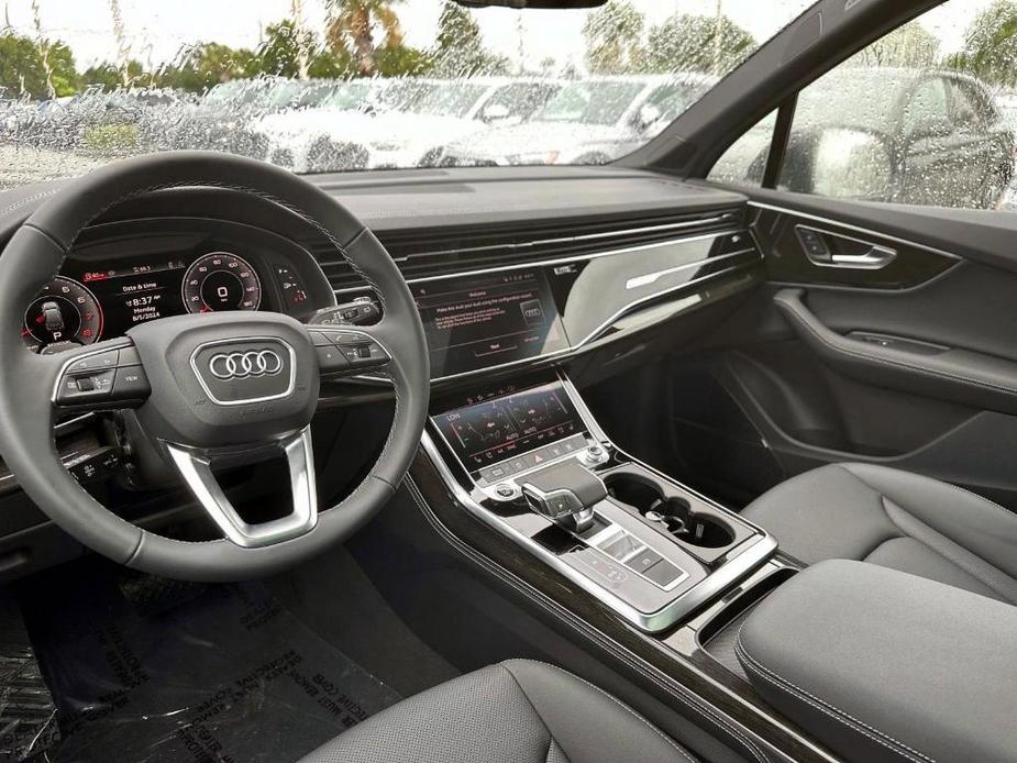 new 2025 Audi Q7 car, priced at $75,800