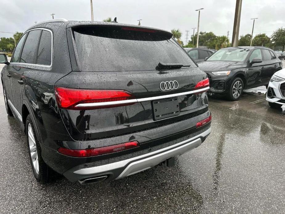 new 2025 Audi Q7 car, priced at $75,800