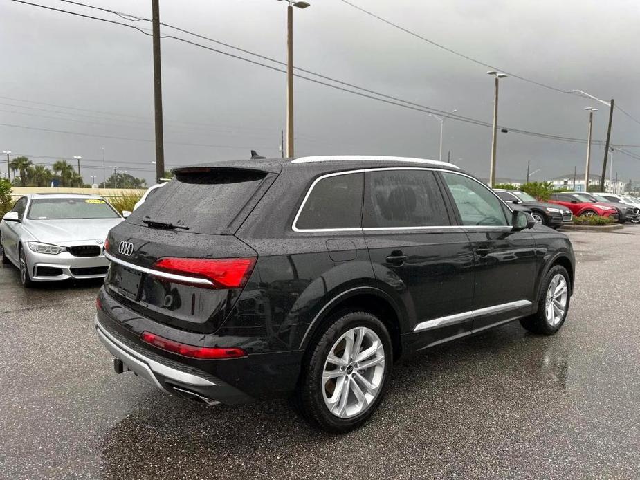 new 2025 Audi Q7 car, priced at $75,800