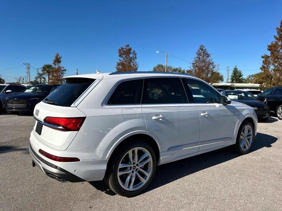 new 2025 Audi Q7 car, priced at $76,800