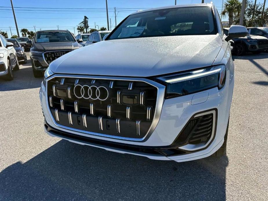 new 2025 Audi Q7 car, priced at $76,800