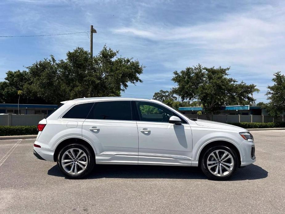 new 2025 Audi Q7 car, priced at $65,650