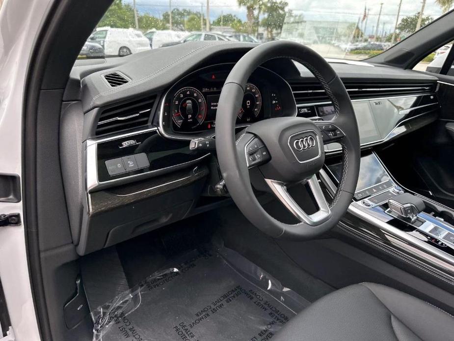 new 2025 Audi Q7 car, priced at $75,320