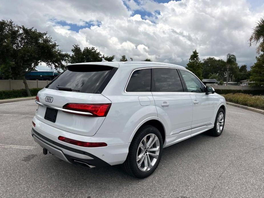 new 2025 Audi Q7 car, priced at $75,320