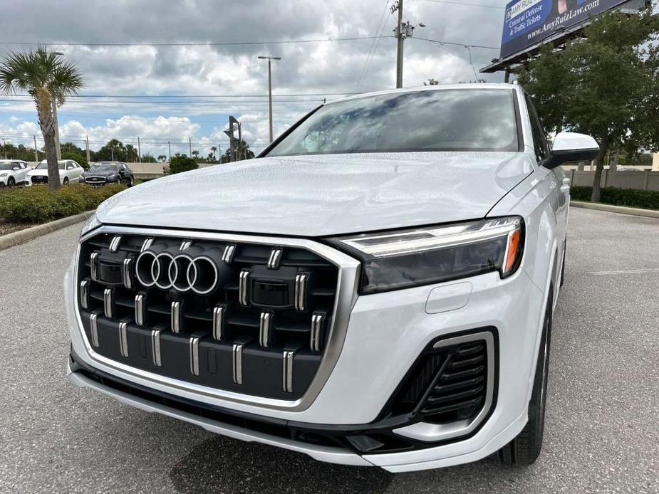 new 2025 Audi Q7 car, priced at $75,320