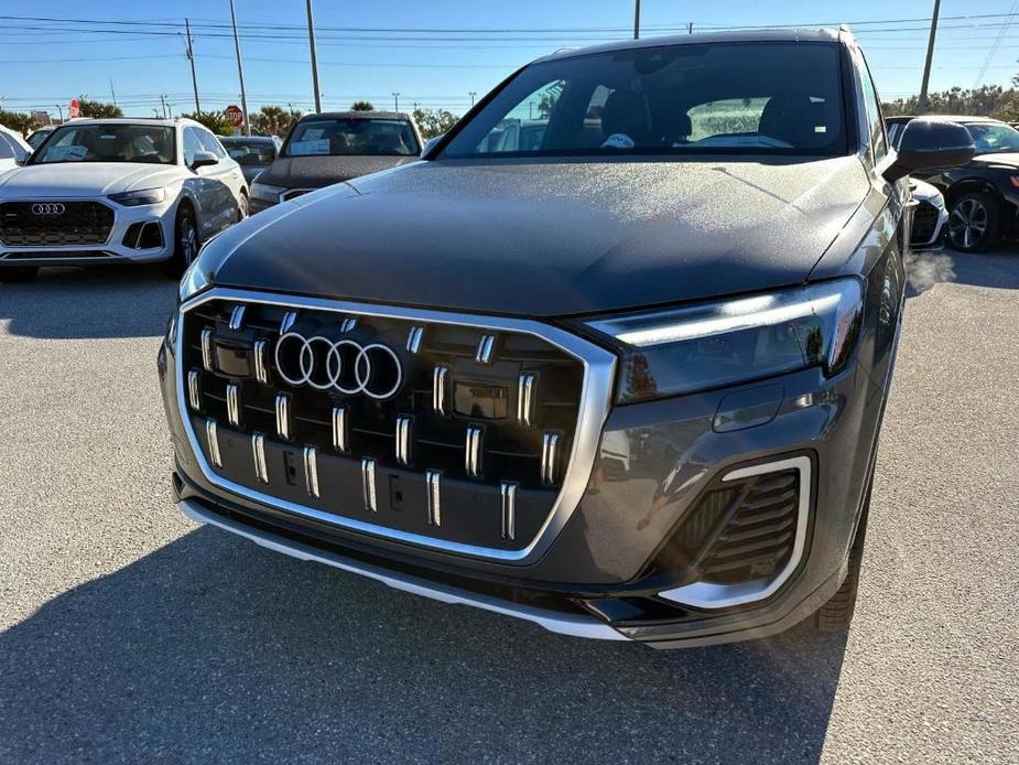 new 2025 Audi Q7 car, priced at $76,800