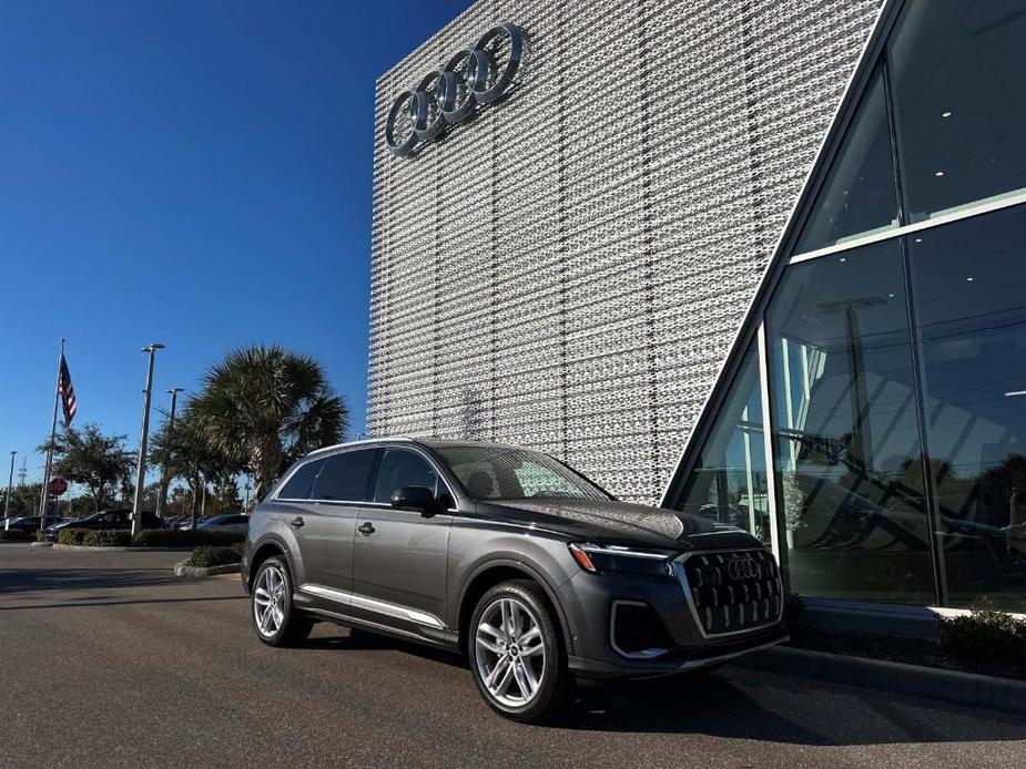 new 2025 Audi Q7 car, priced at $76,800