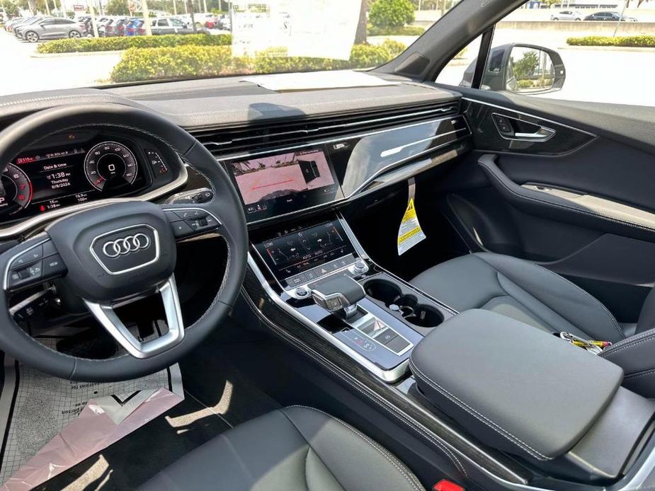 new 2025 Audi Q7 car, priced at $69,820