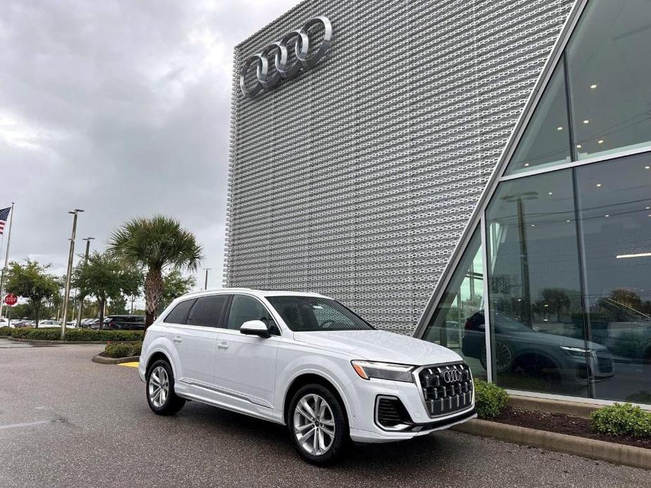 new 2025 Audi Q7 car, priced at $75,800