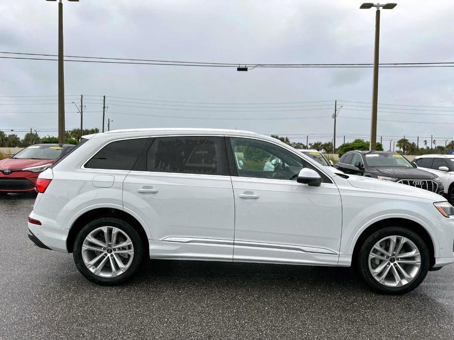 new 2025 Audi Q7 car, priced at $75,800