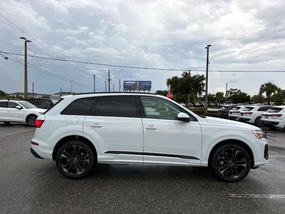 new 2025 Audi Q7 car, priced at $77,900