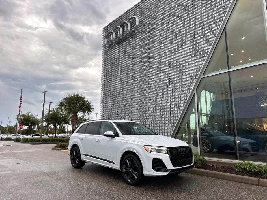 new 2025 Audi Q7 car, priced at $77,900