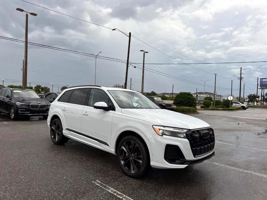 new 2025 Audi Q7 car, priced at $77,900