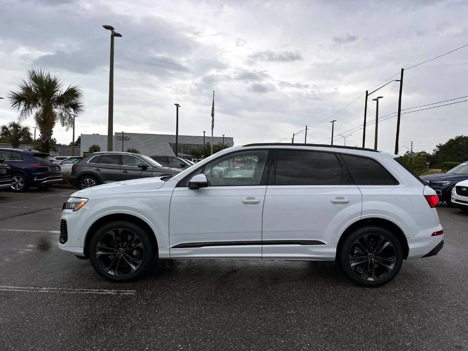 new 2025 Audi Q7 car, priced at $77,900