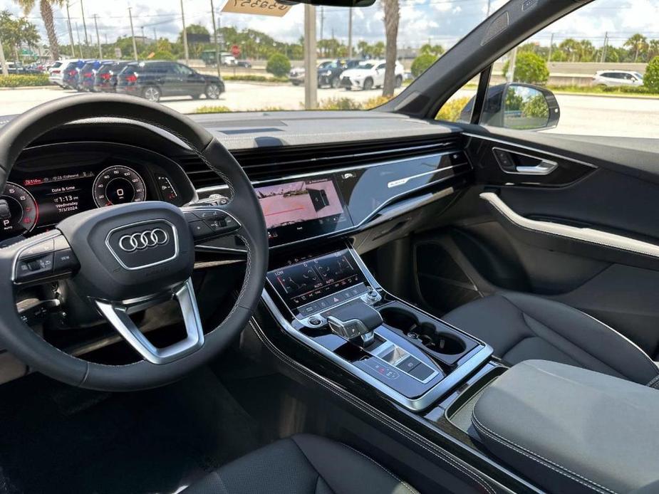 new 2025 Audi Q7 car, priced at $74,440