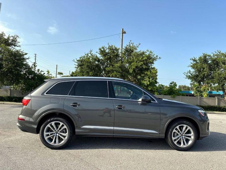 new 2025 Audi Q7 car, priced at $76,025