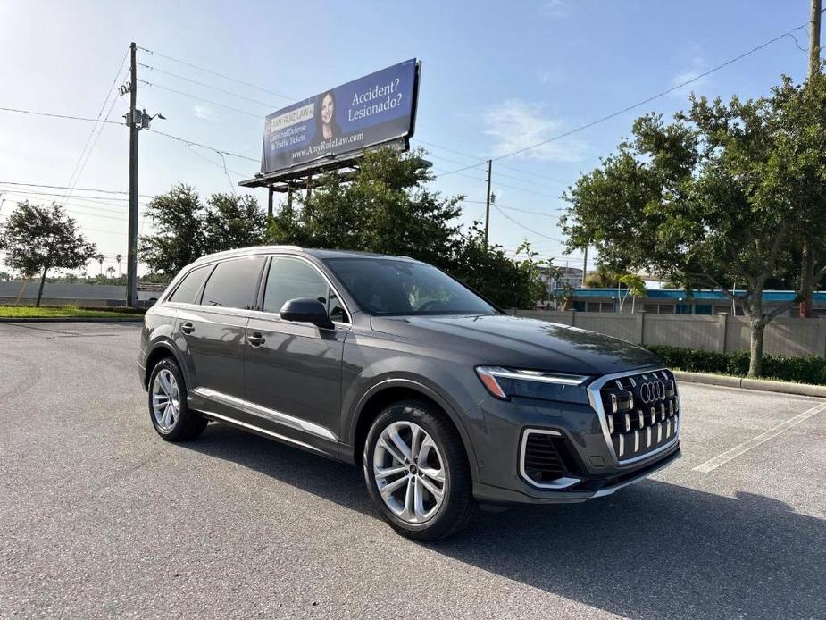 new 2025 Audi Q7 car, priced at $76,025