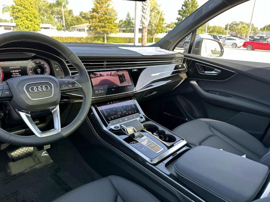 new 2025 Audi Q7 car, priced at $76,025