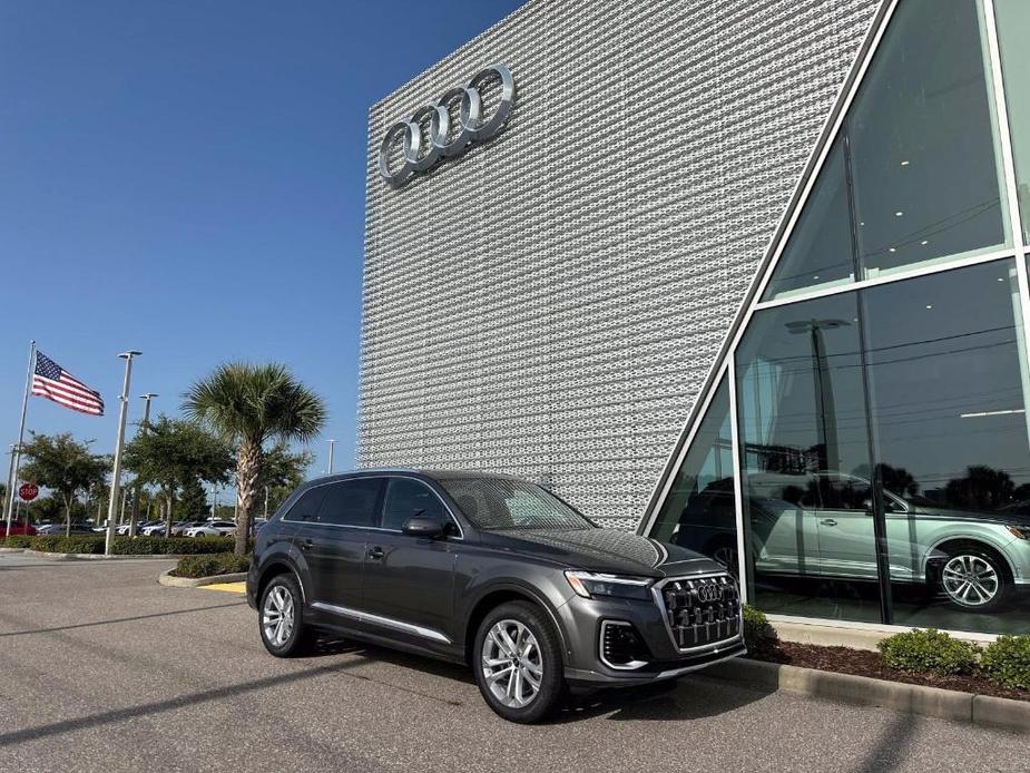 new 2025 Audi Q7 car, priced at $76,025