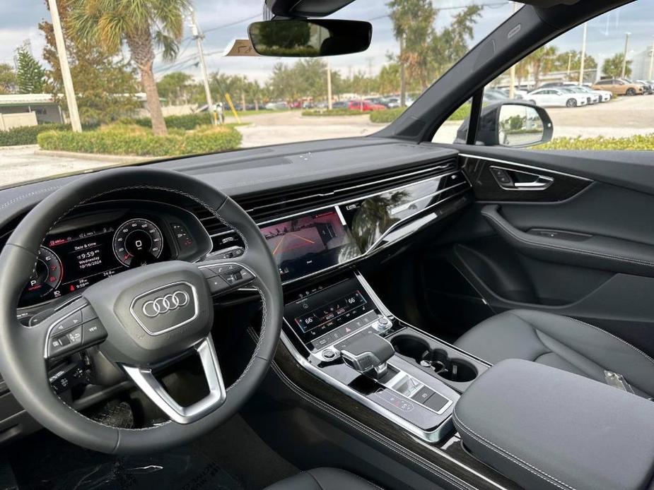 new 2025 Audi Q7 car, priced at $69,550