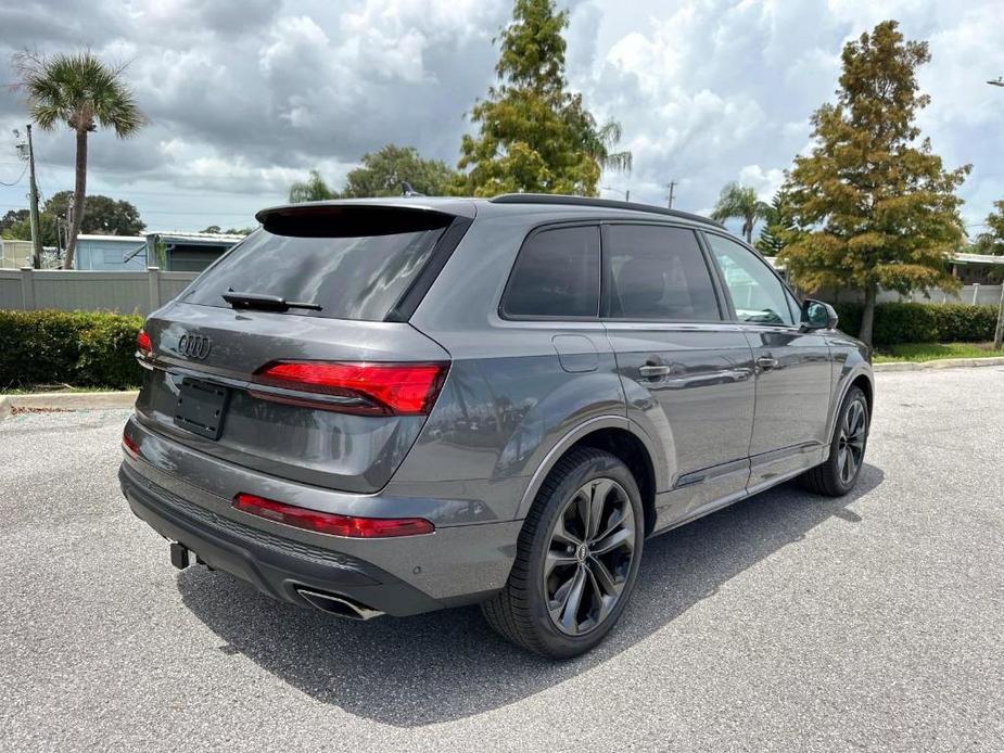 new 2025 Audi Q7 car, priced at $77,900