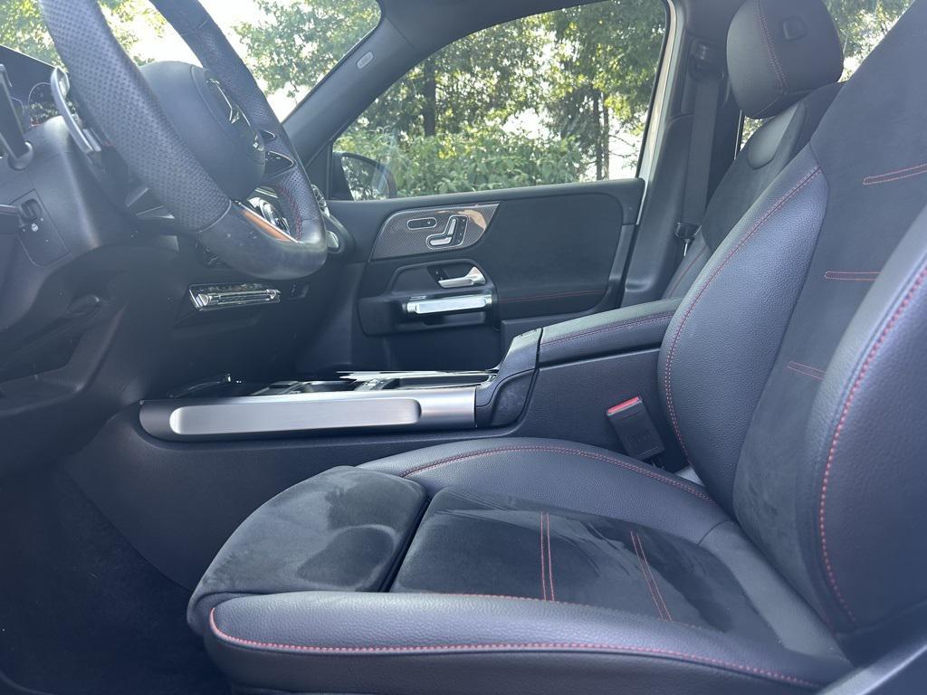 used 2024 Mercedes-Benz GLB 250 car, priced at $38,200