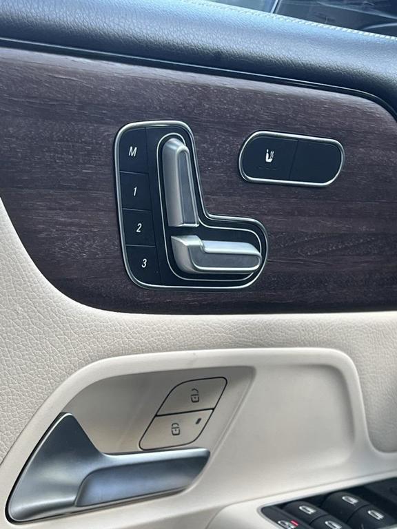 used 2020 Mercedes-Benz GLB 250 car, priced at $25,800
