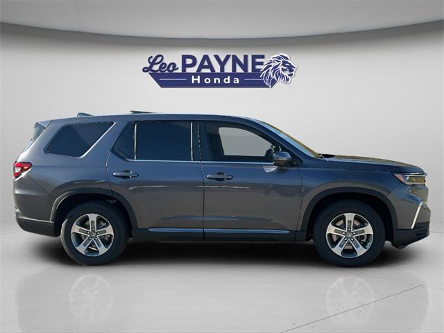 new 2025 Honda Pilot car, priced at $47,325