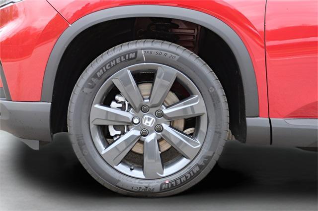 new 2025 Honda Pilot car, priced at $43,705